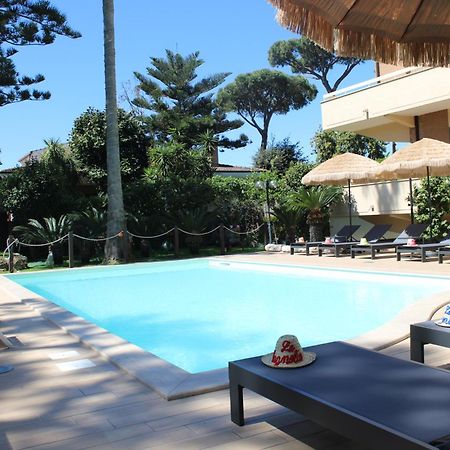 Resort La Magnolia 안치오 외부 사진