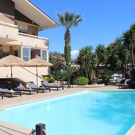 Resort La Magnolia 안치오 외부 사진