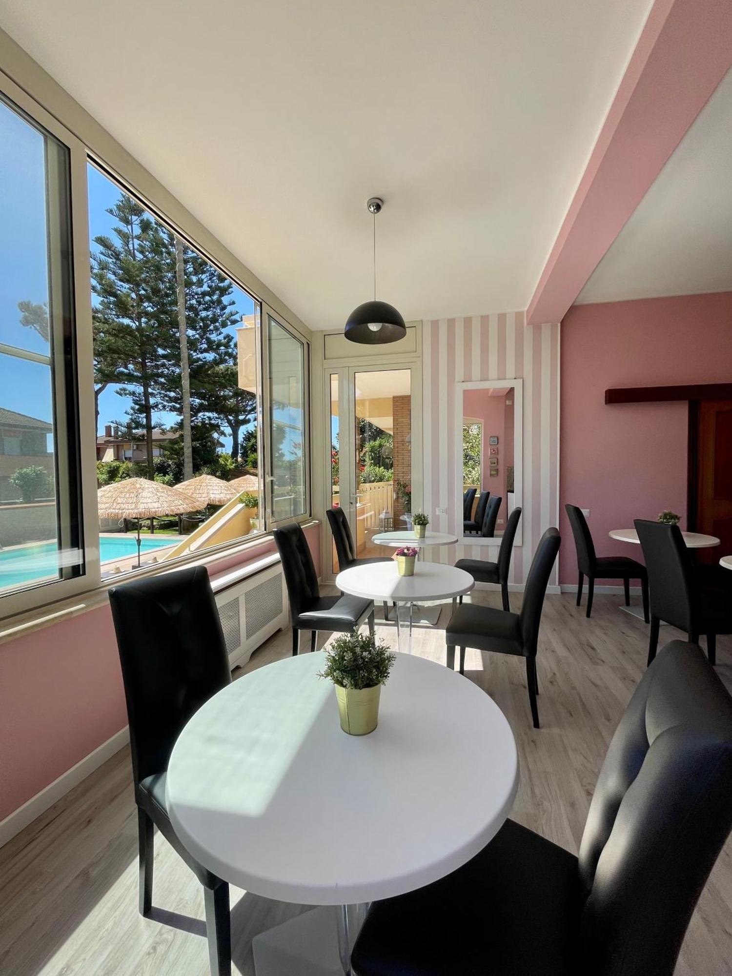 Resort La Magnolia 안치오 외부 사진