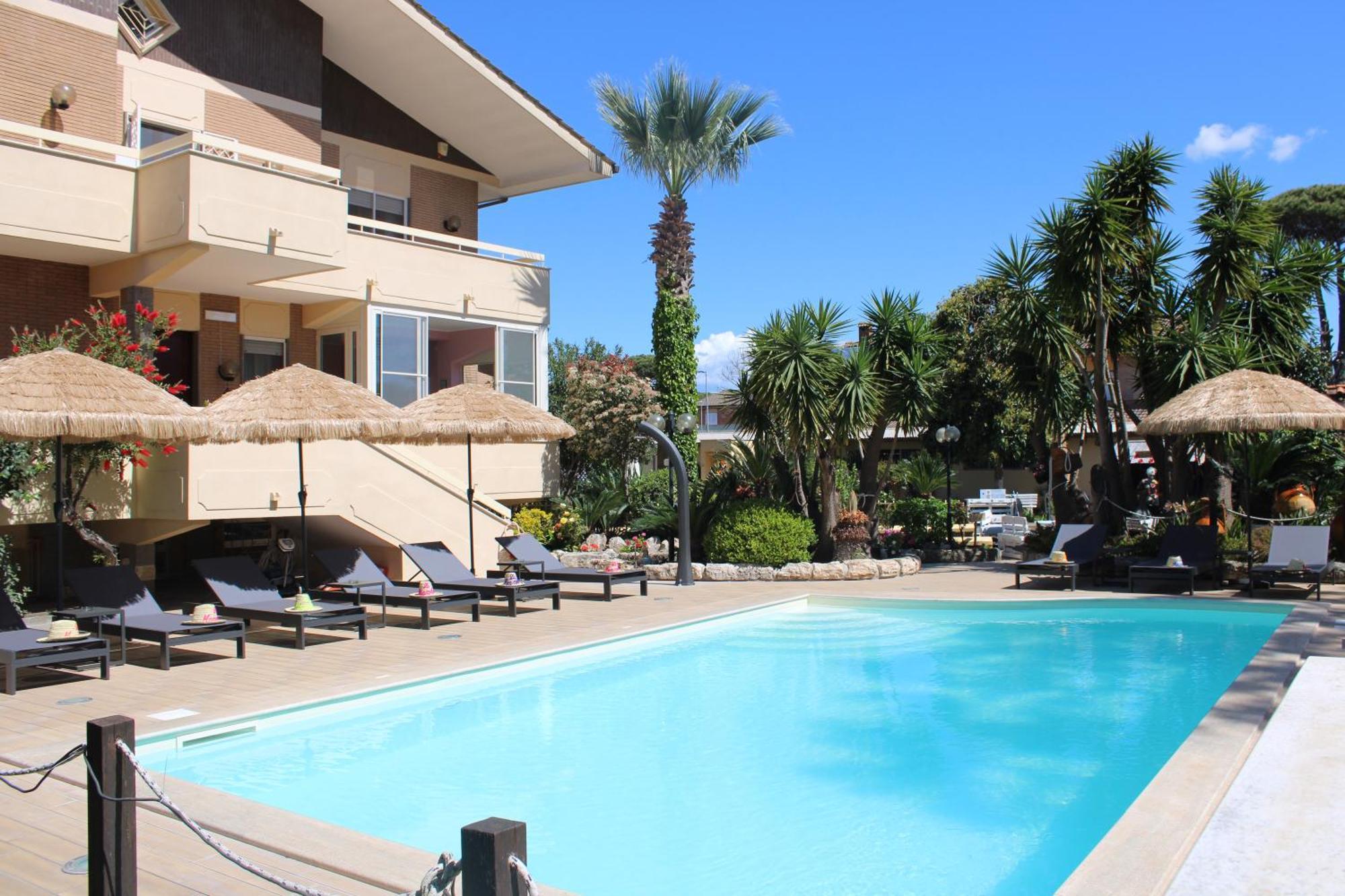 Resort La Magnolia 안치오 외부 사진